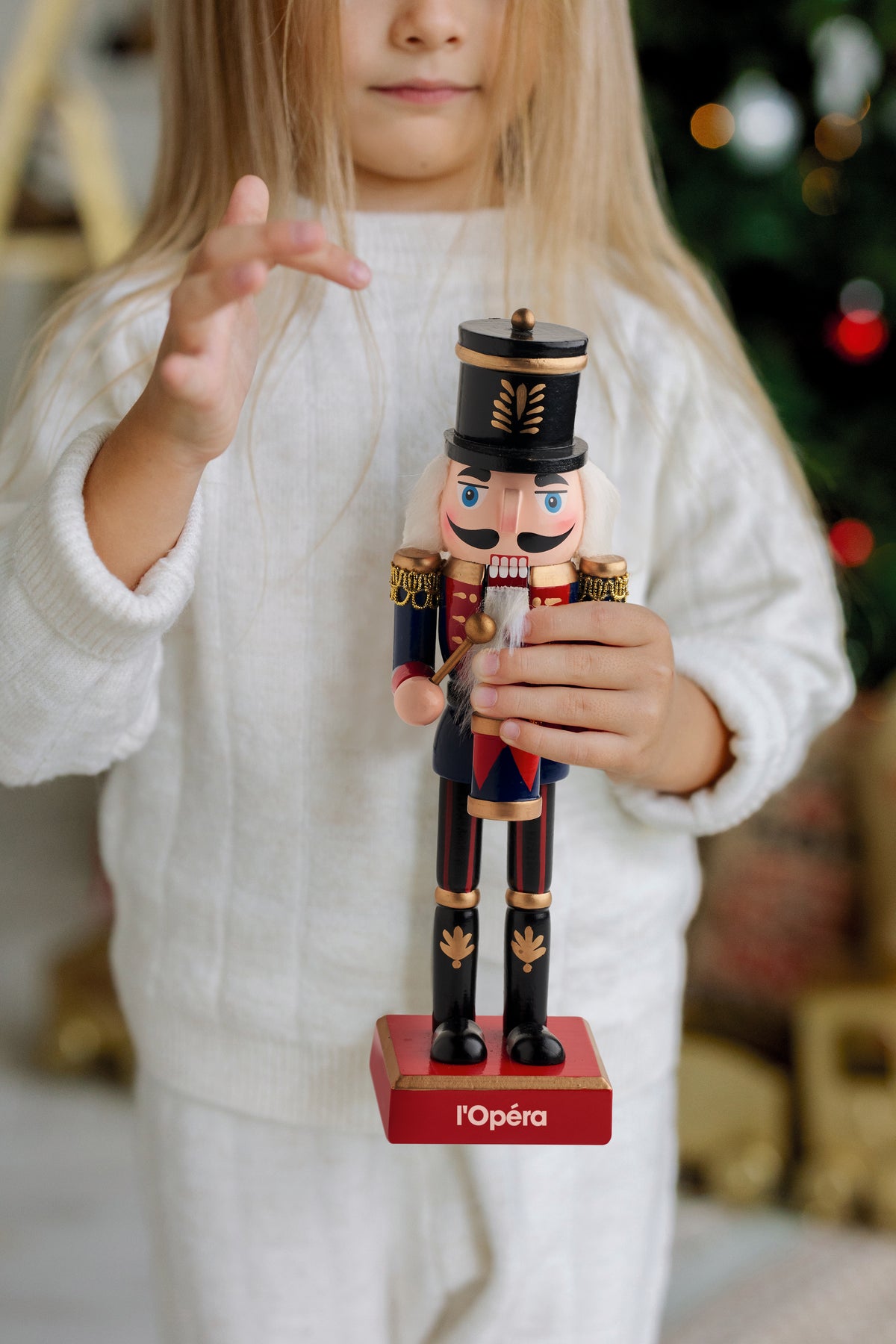 Ornament spărgător nuci lemn