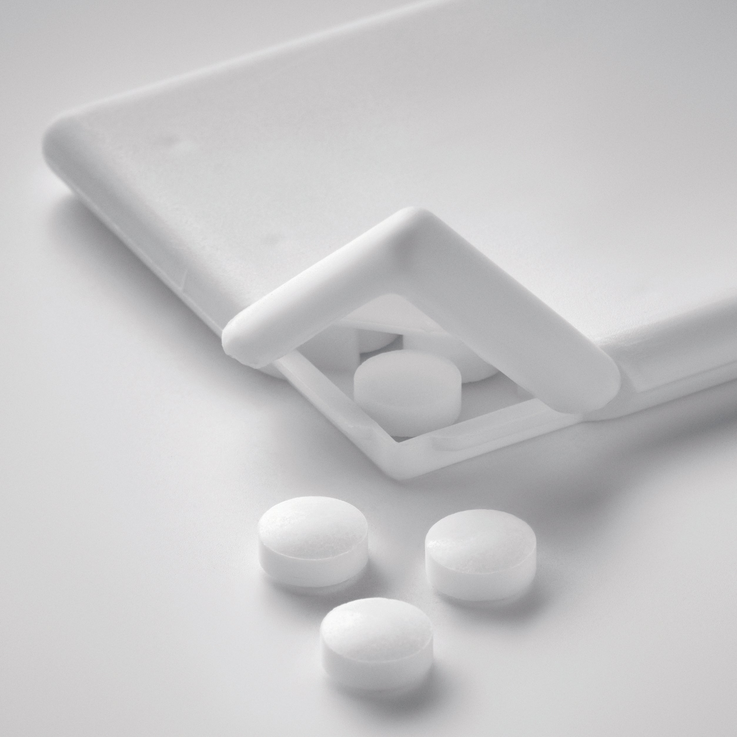 Cutie dropsuri de mentă