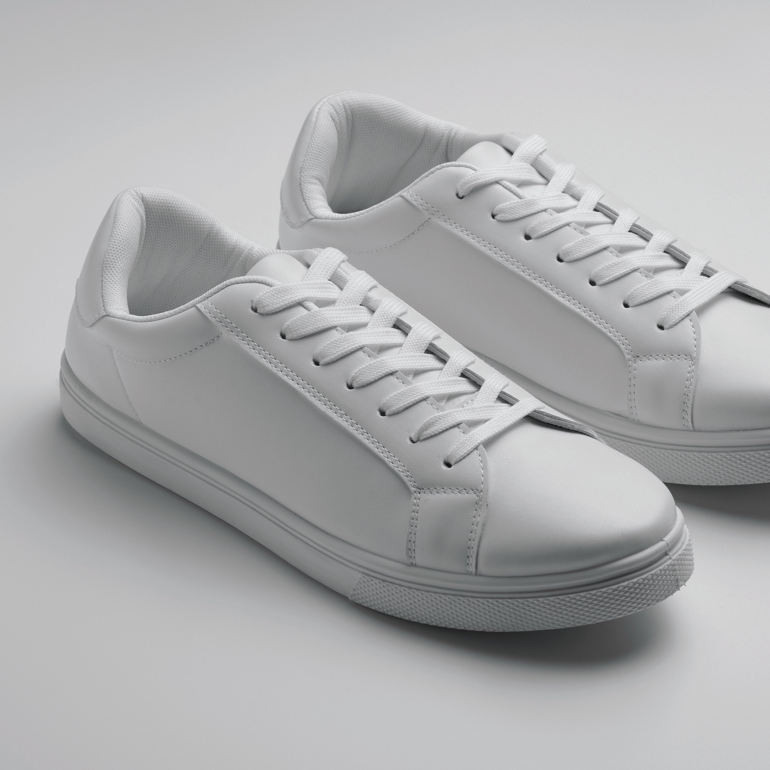 Adidași din PU 42