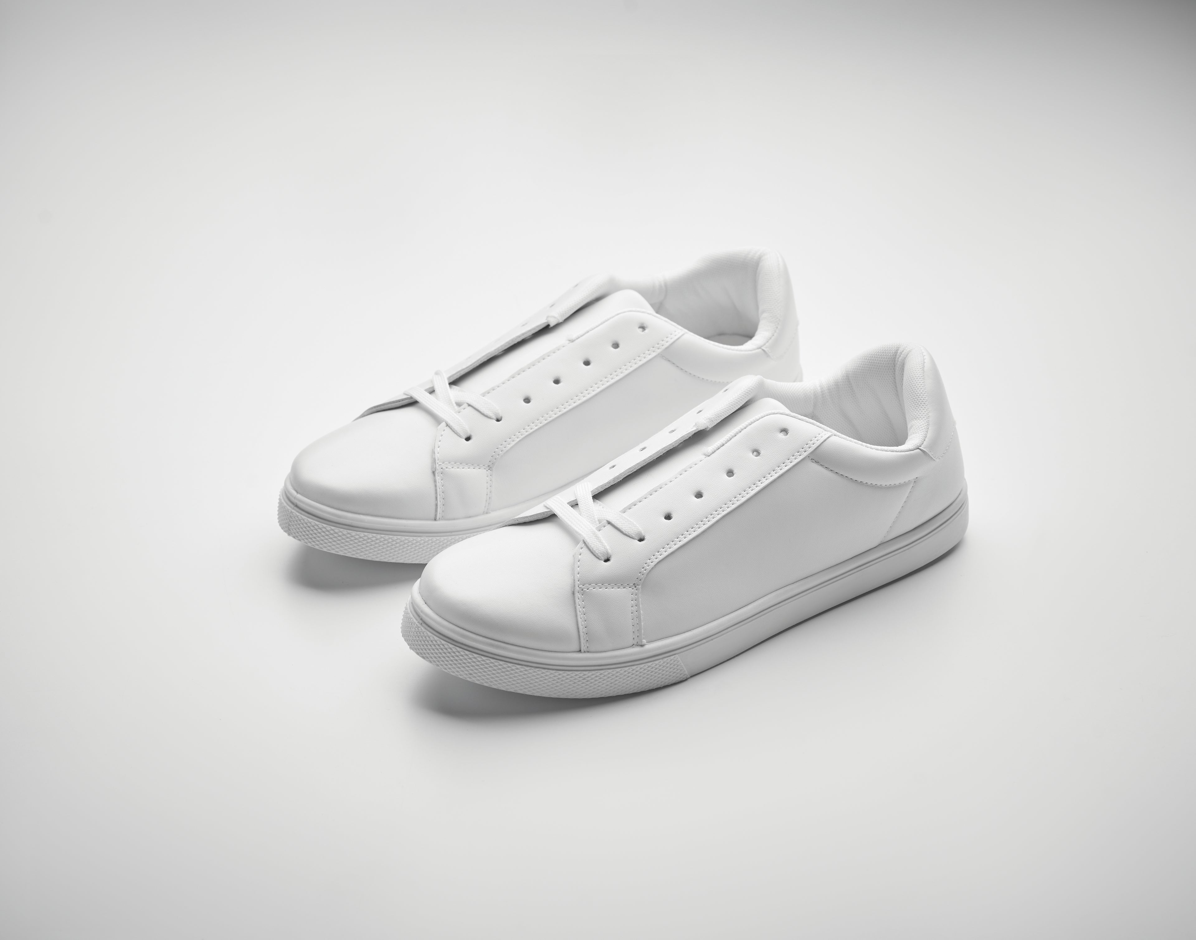 Adidași din PU 44