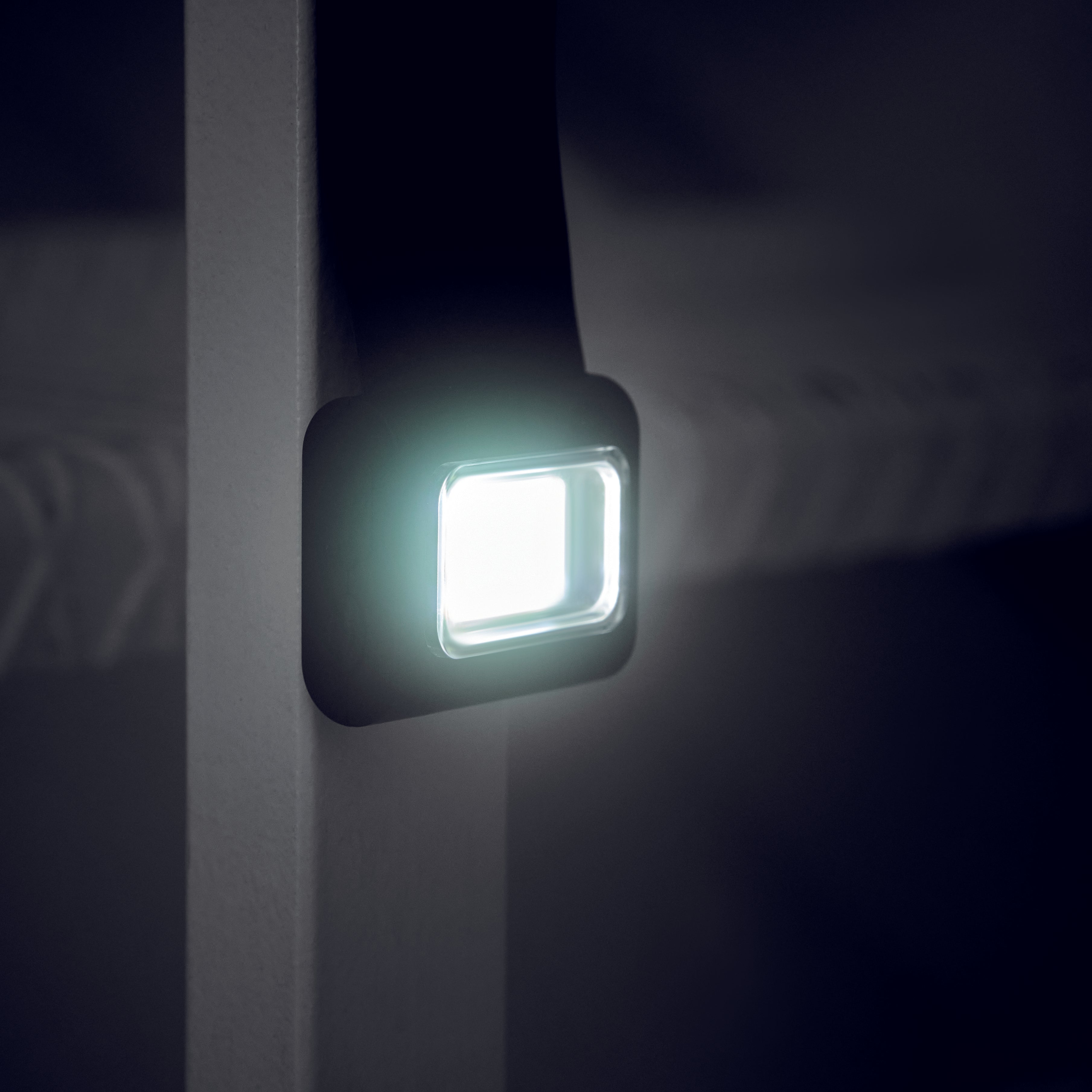 Lumină multifuncțională COB