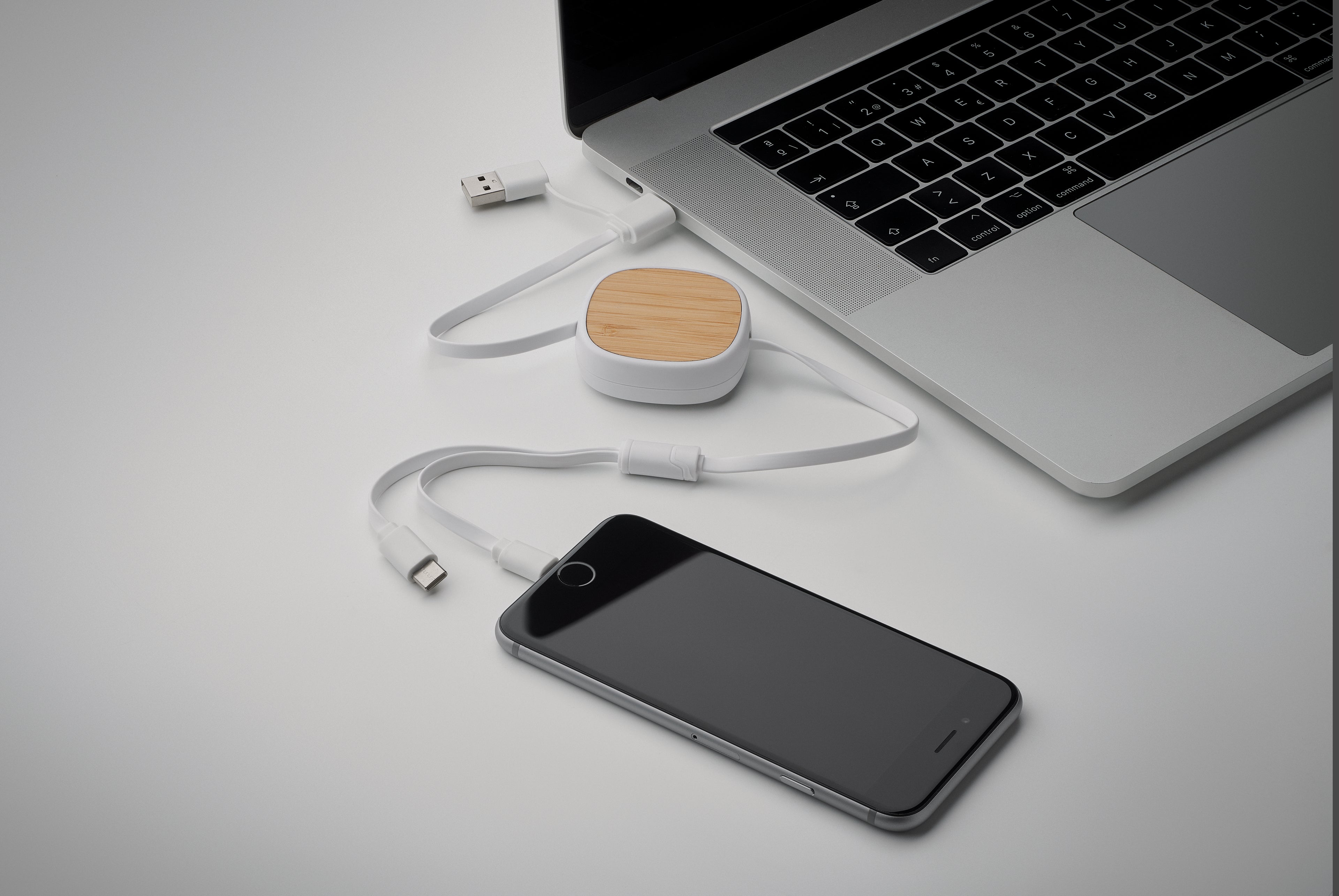 Cablu USB de încărcare retracta