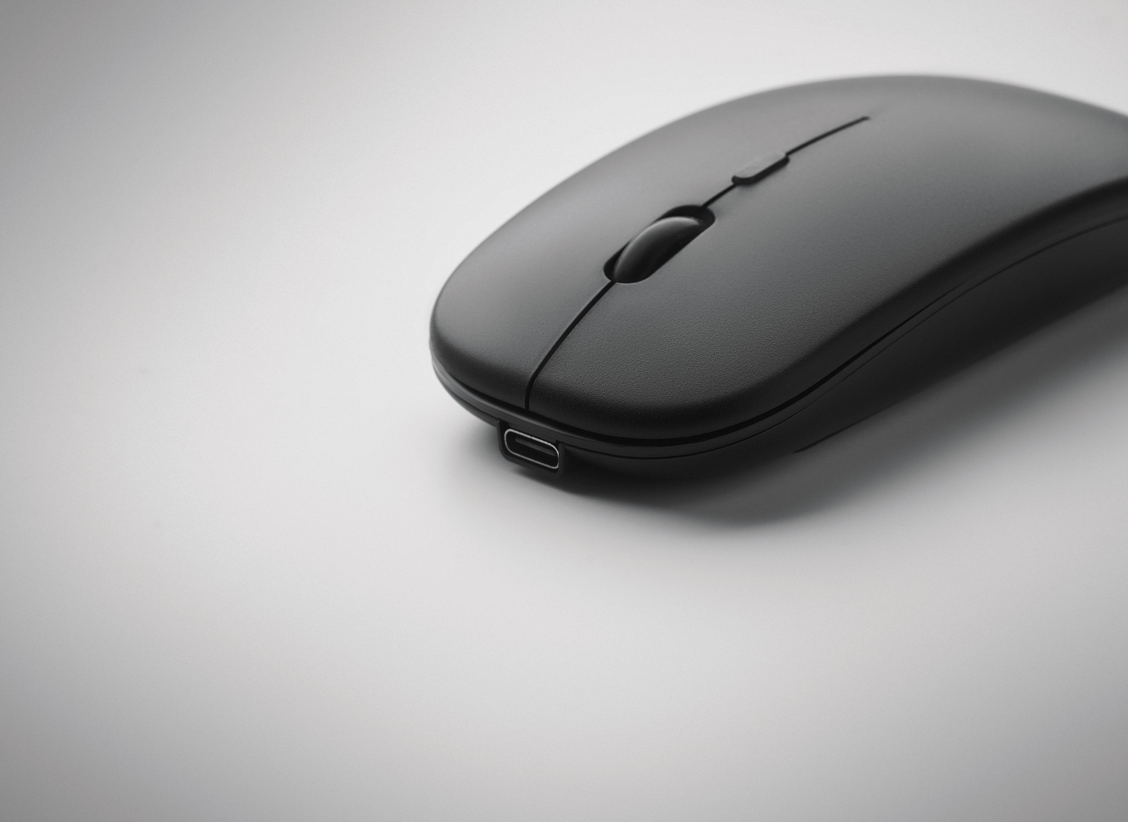 Mouse wireless reîncărcabil