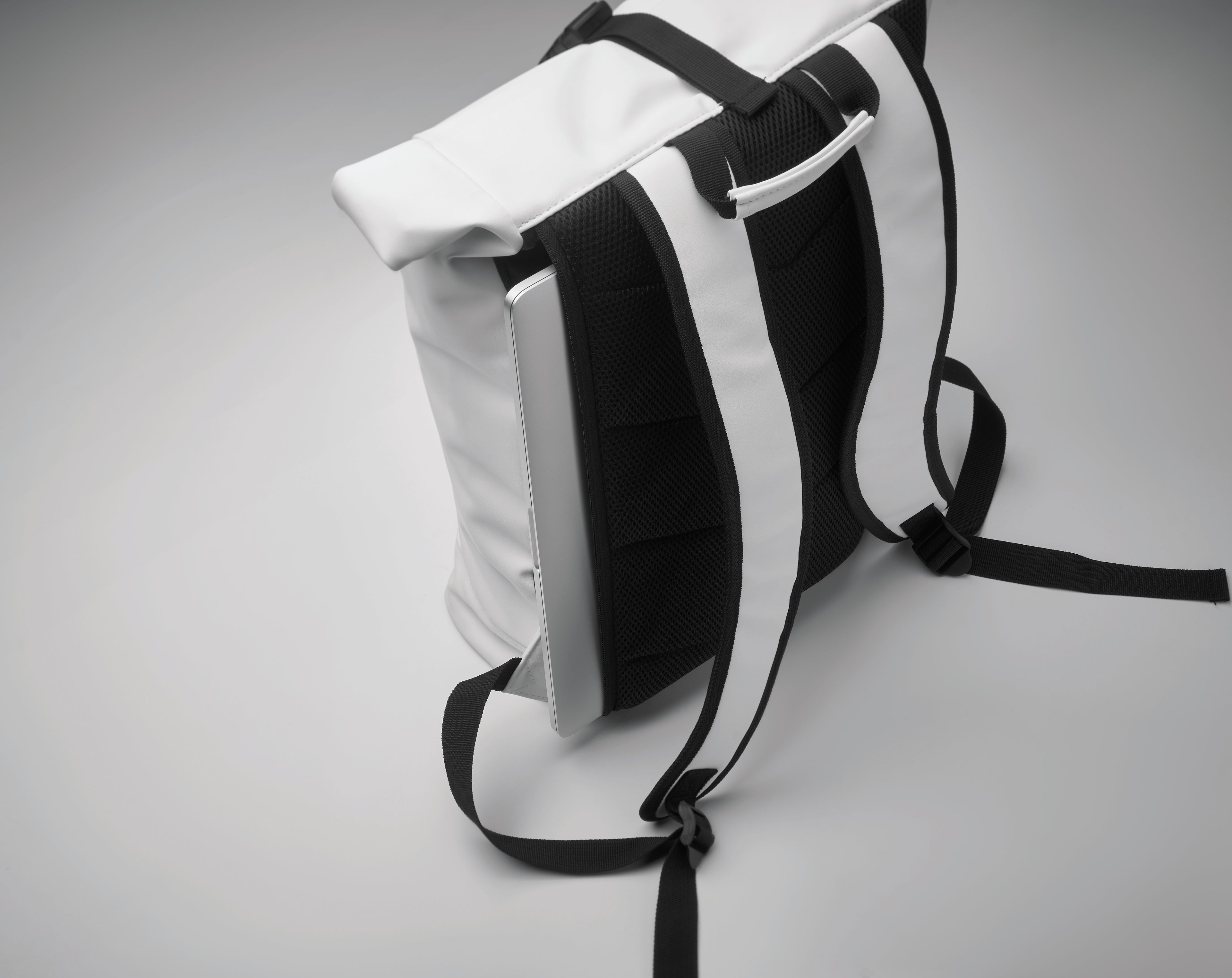 Rucsac rolltop pentru laptop PU
