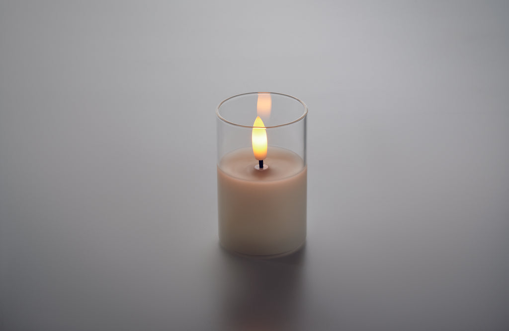 Lumânare LED în suport sticlă