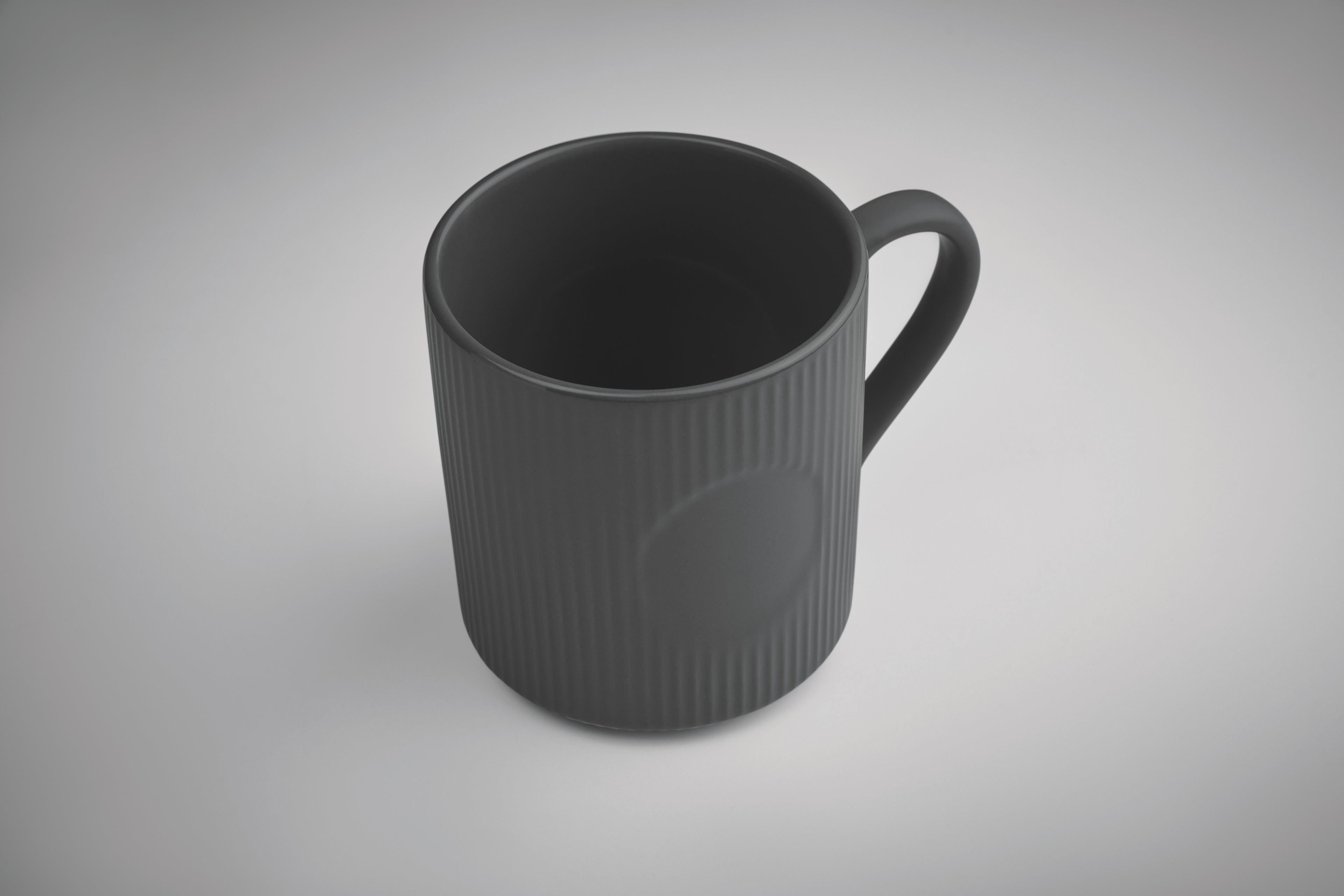 Cană ceramică mată cu nervuri 3