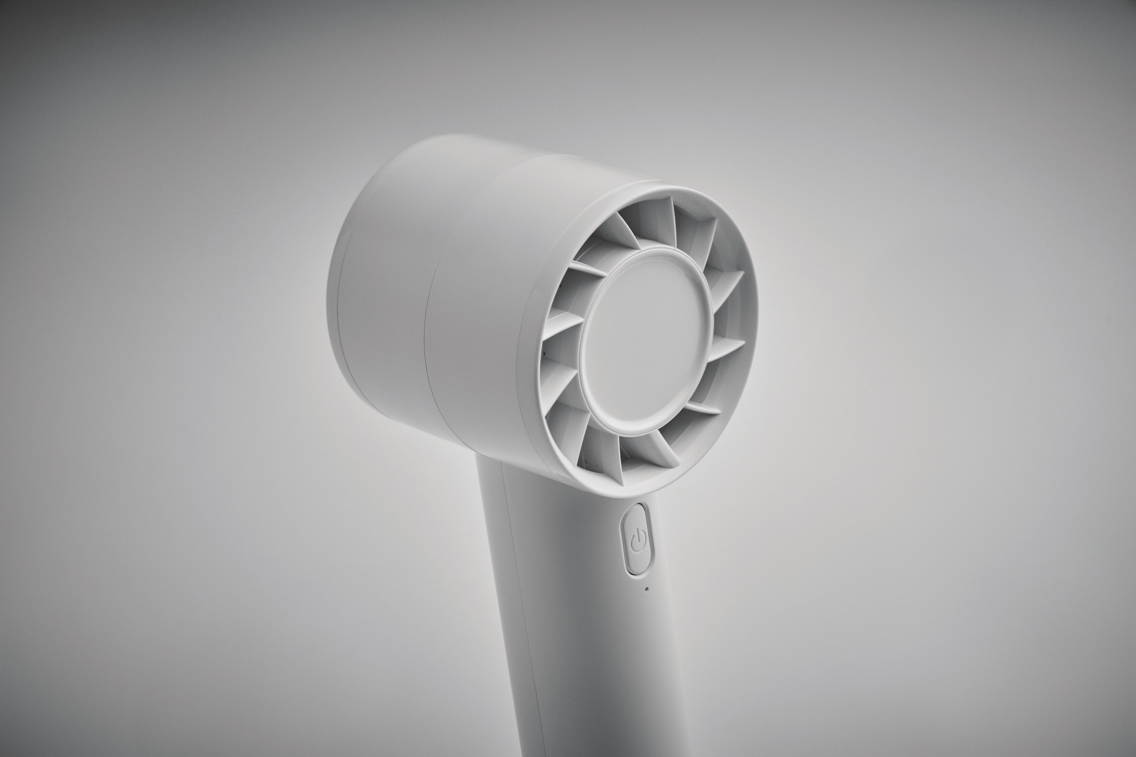 Ventilator portabil mic 2000 mA