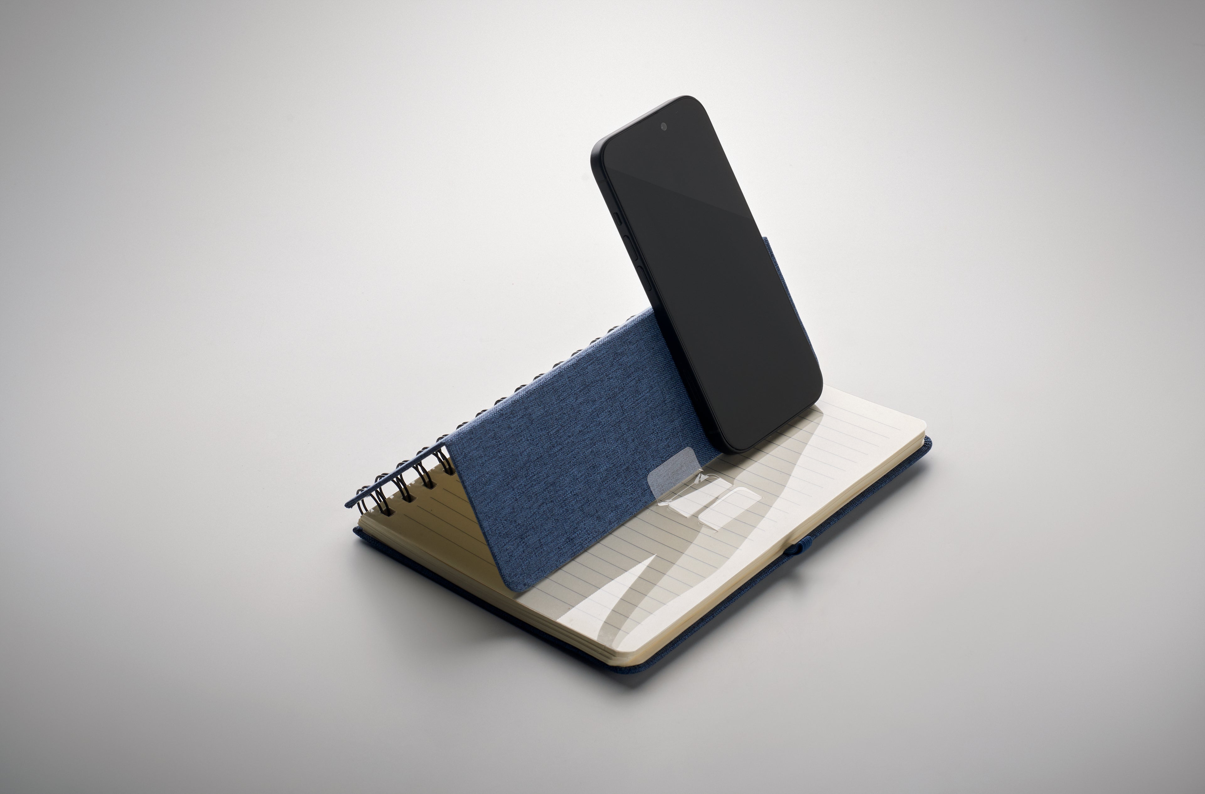 Notebook A5 cu suport pentru te