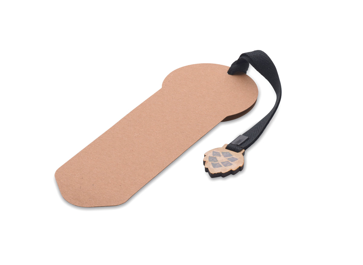Semn de carte cu semințe pin