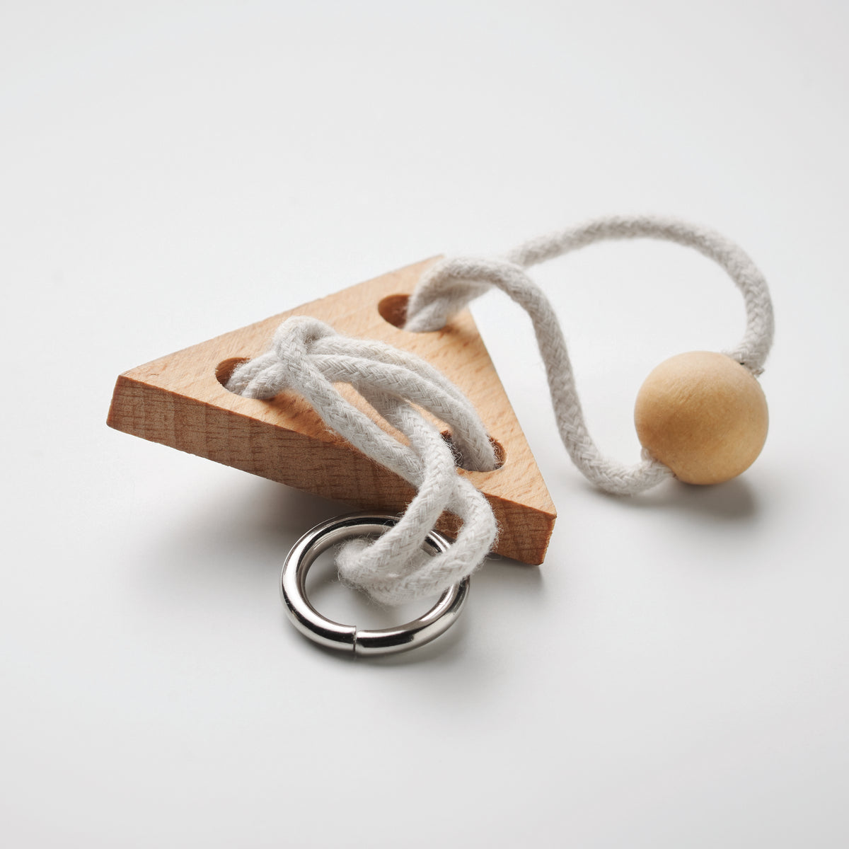 Triunghi din lemn brainteaser